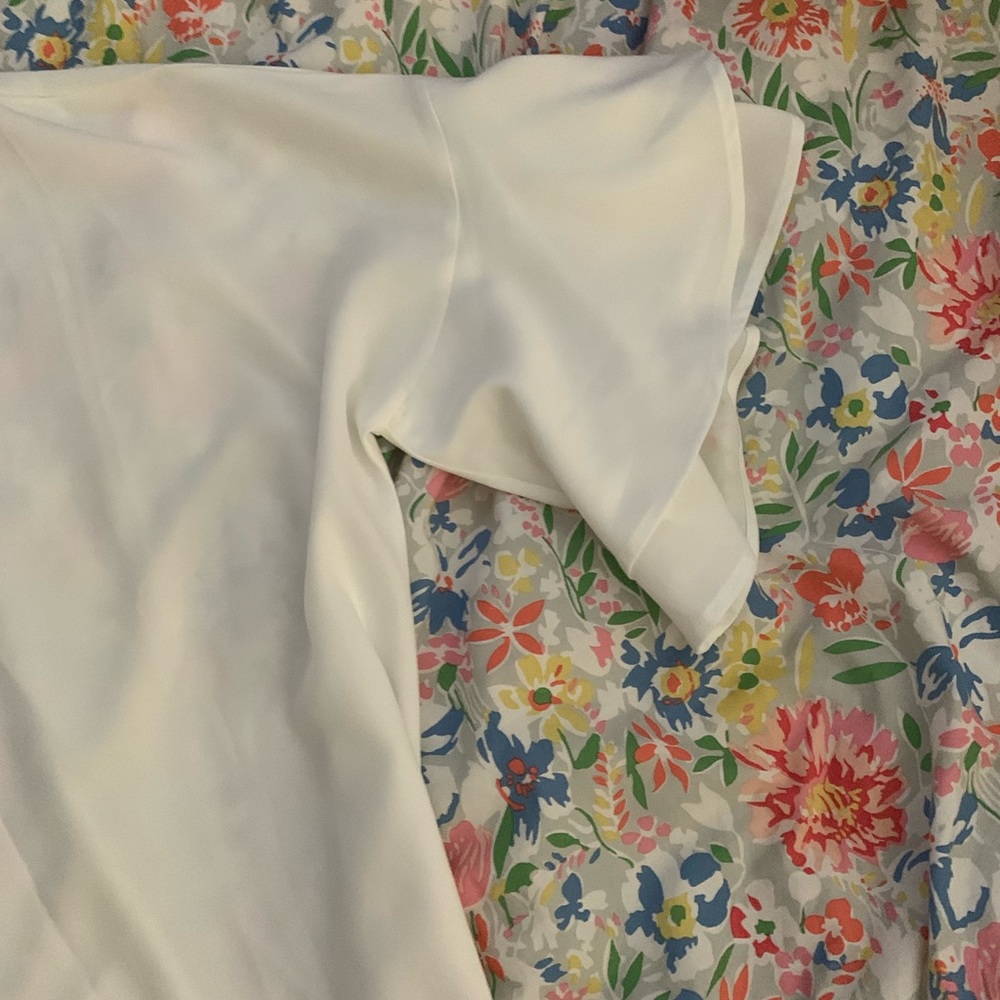 Polyester Blouses one lt blue and one off white - Picture 6 of 6